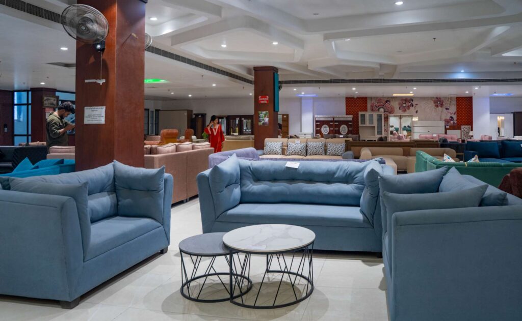 Sofas & Recliners
