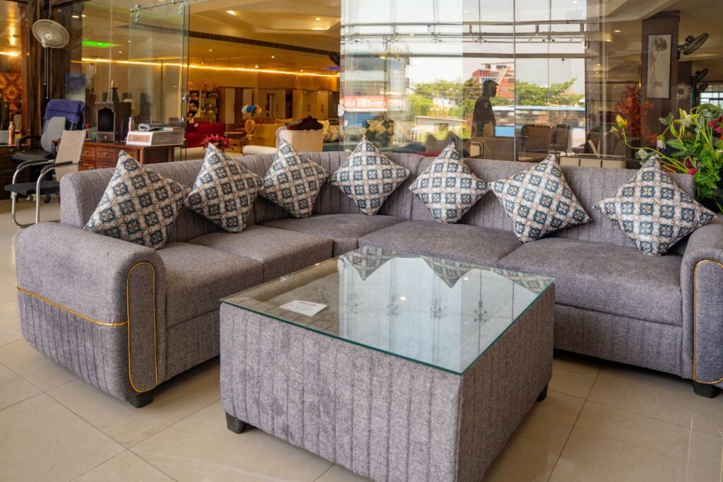 Sofas & Recliners