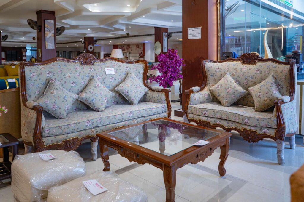 Sofas & Recliners