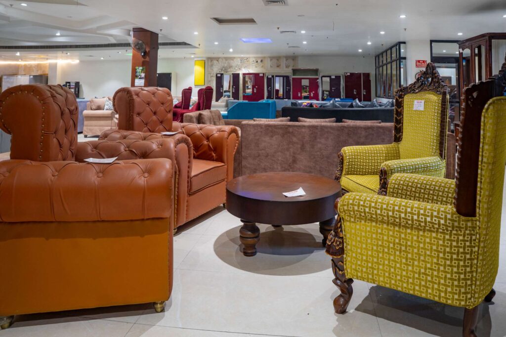 Sofas & Recliners